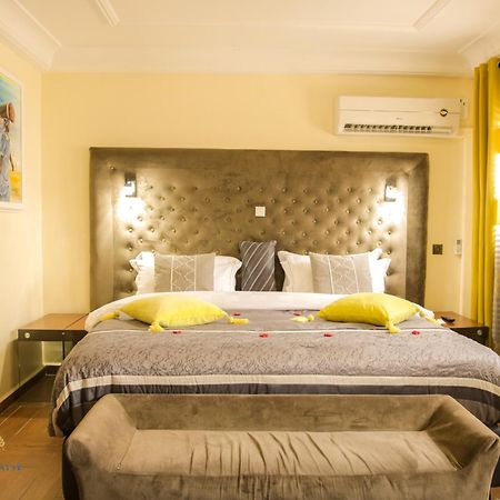 Hotel Residence La Falaise Douala Bagian luar foto