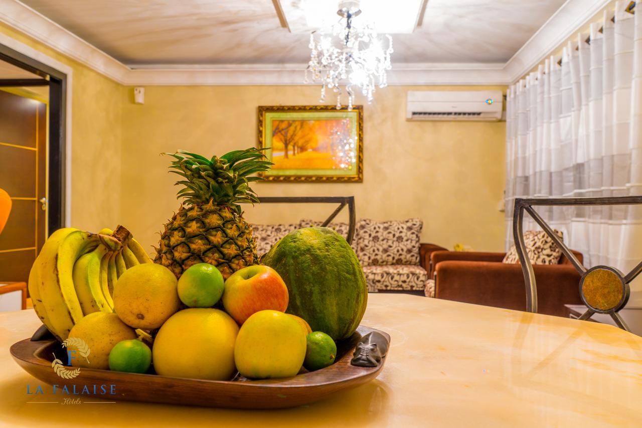 Hotel Residence La Falaise Douala Bagian luar foto
