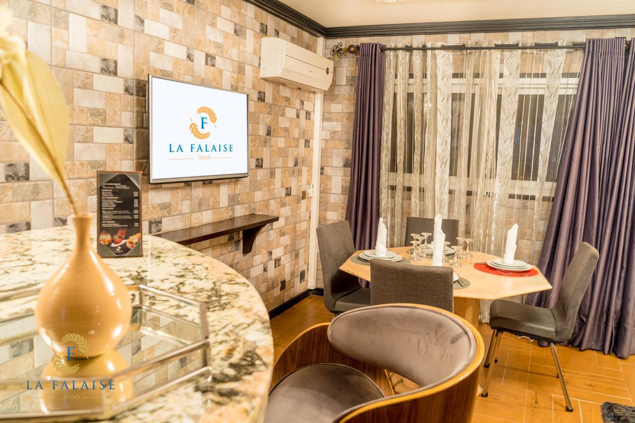 Hotel Residence La Falaise Douala Bagian luar foto