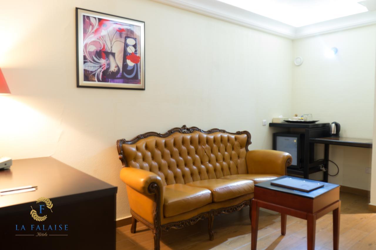 Hotel Residence La Falaise Douala Bagian luar foto