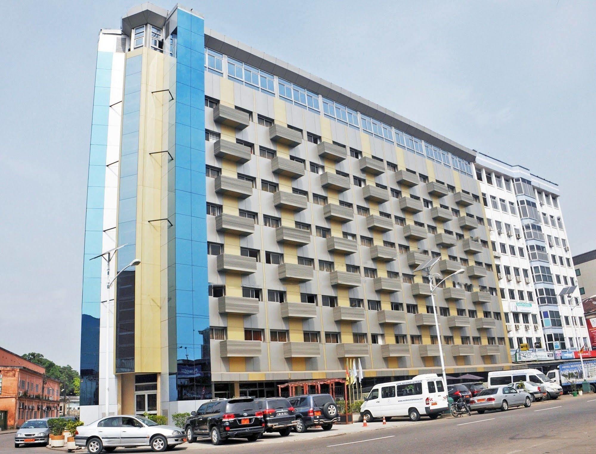 Hotel Residence La Falaise Douala Bagian luar foto