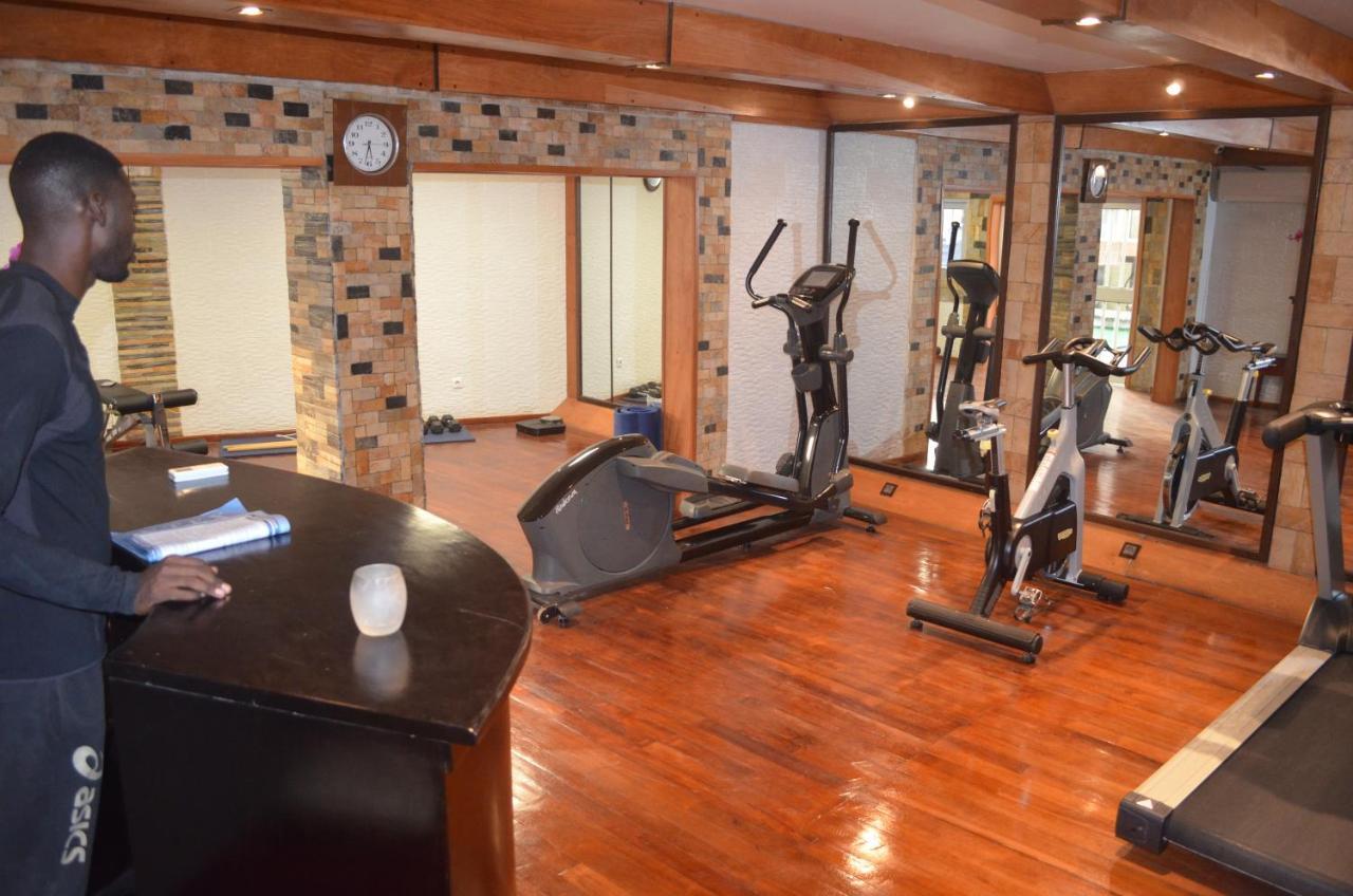 Hotel Residence La Falaise Douala Bagian luar foto