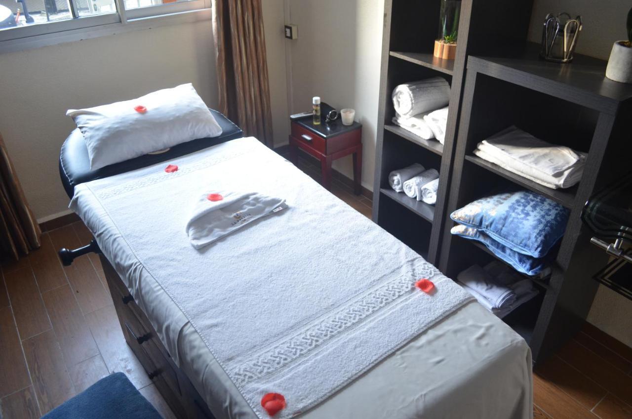 Hotel Residence La Falaise Douala Bagian luar foto